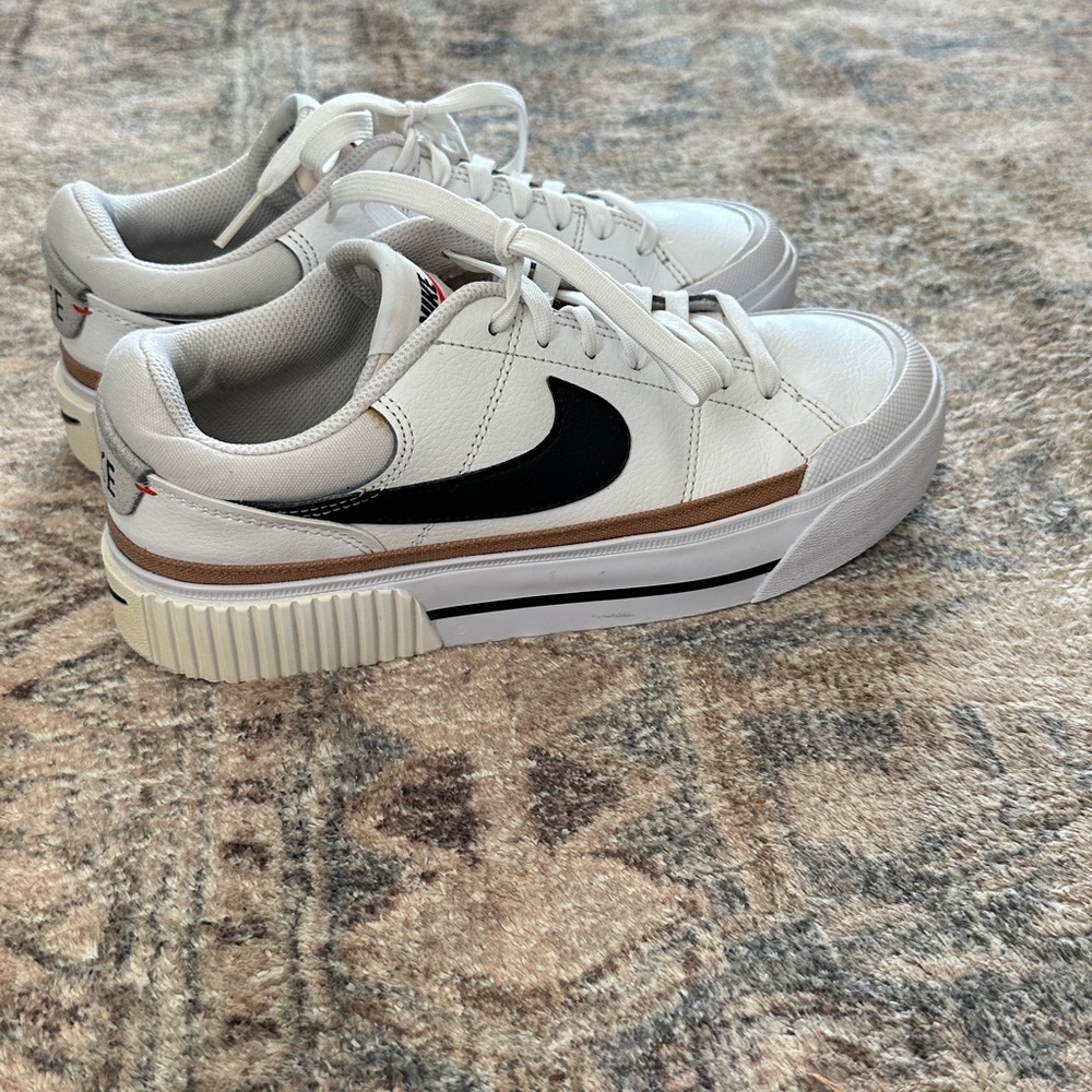Nike Court Legacy Lift sneakers